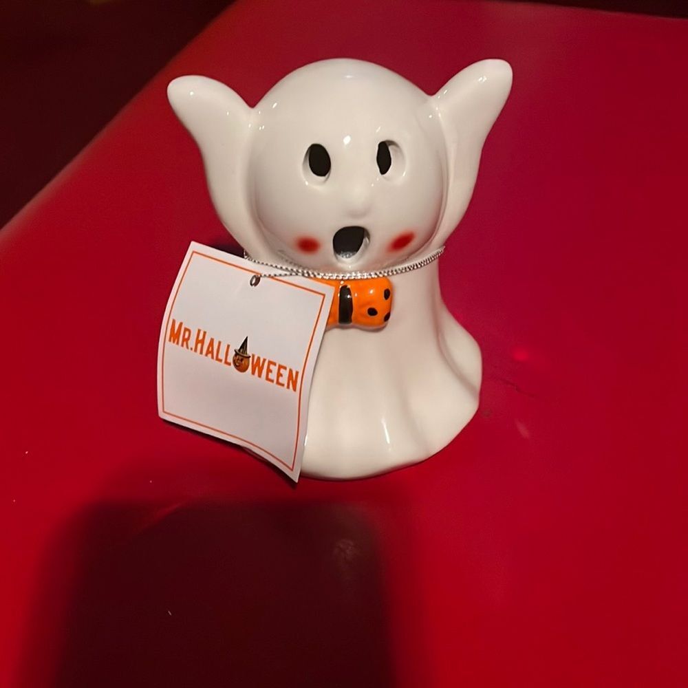 NWT mini light up ghost